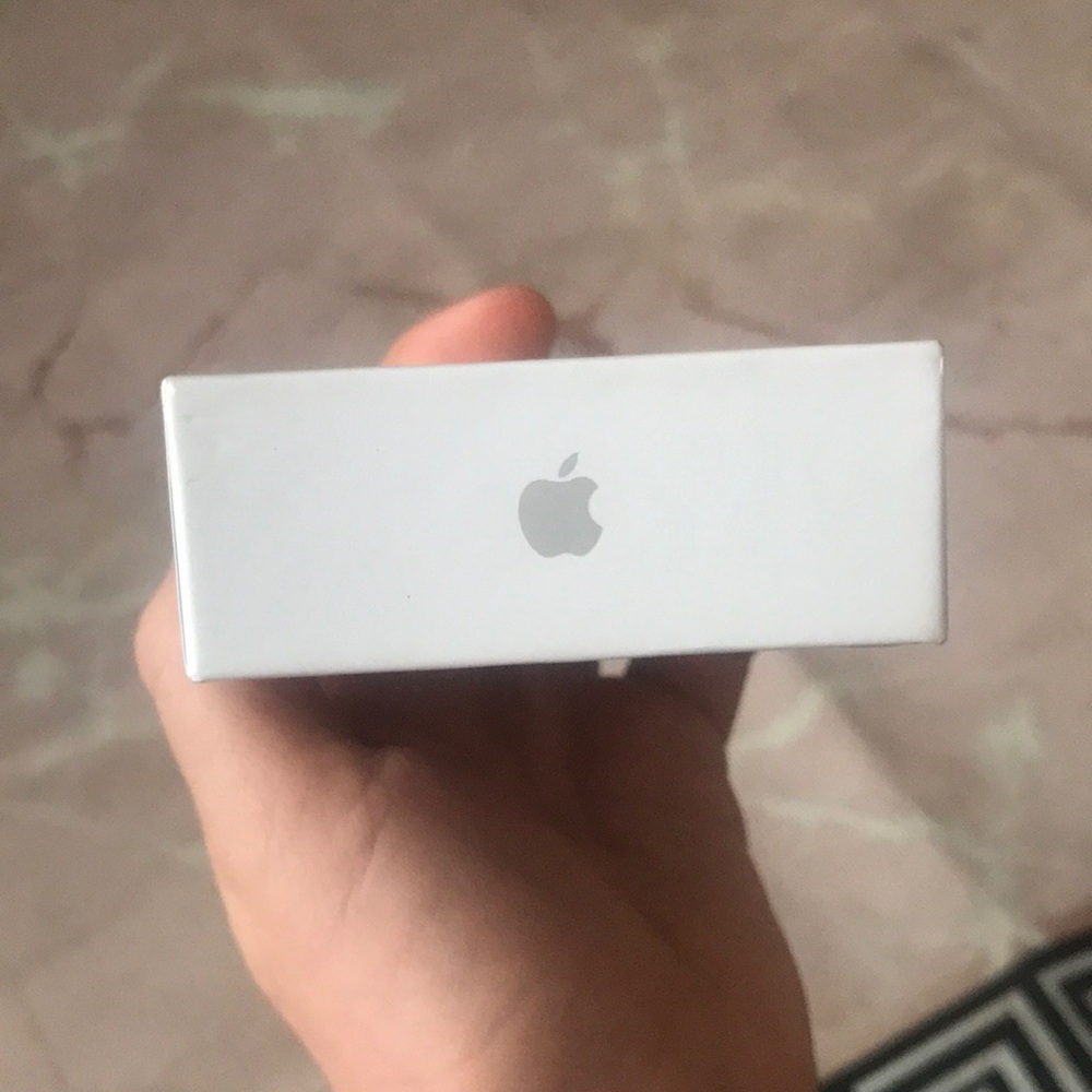 AirPods 4 really good condition brand new never opened just don’t want it